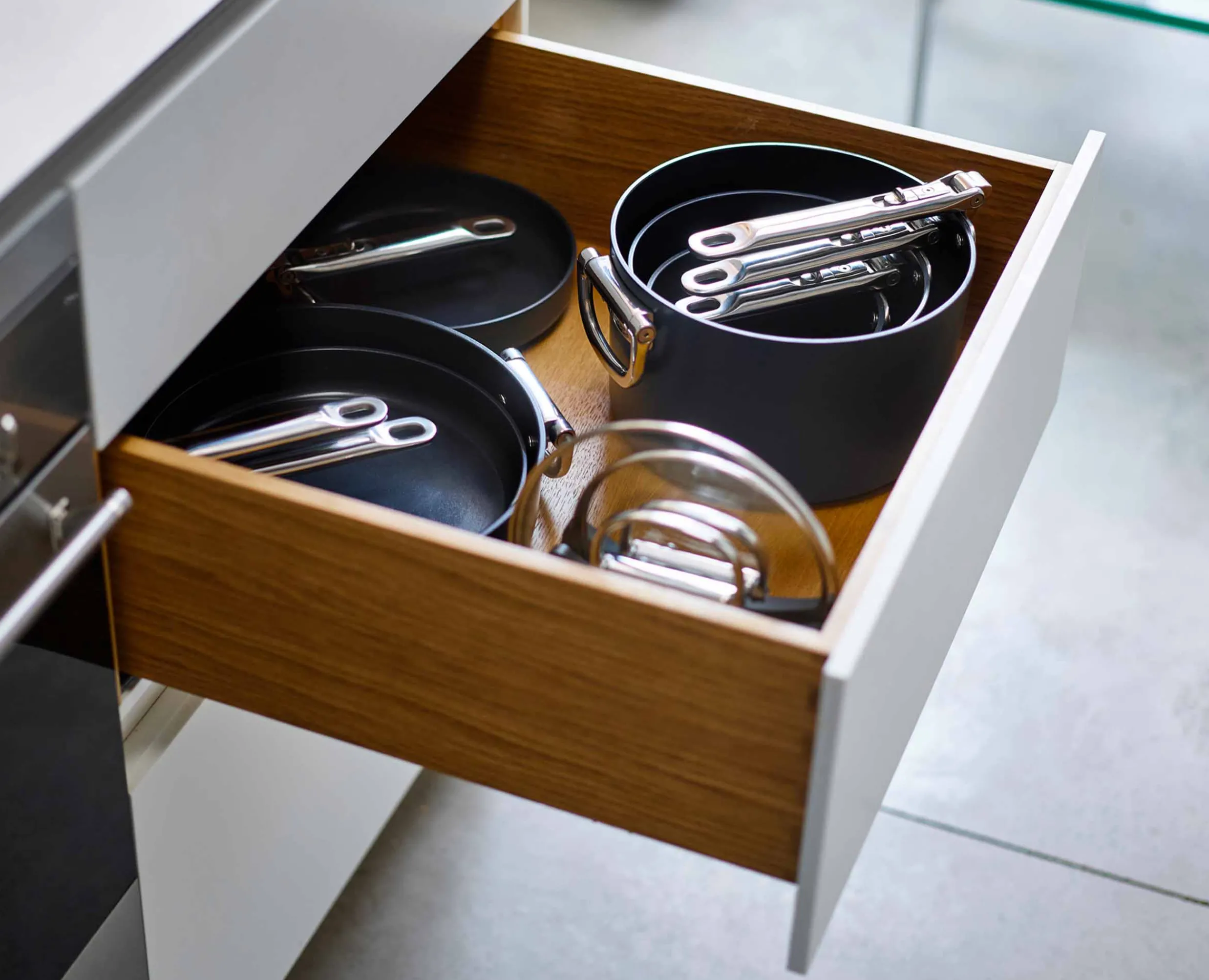 Discount Casserole Space antiadhésive en céramique 23 cm e avec poignée pliante et couvercle Poêles Et Casseroles