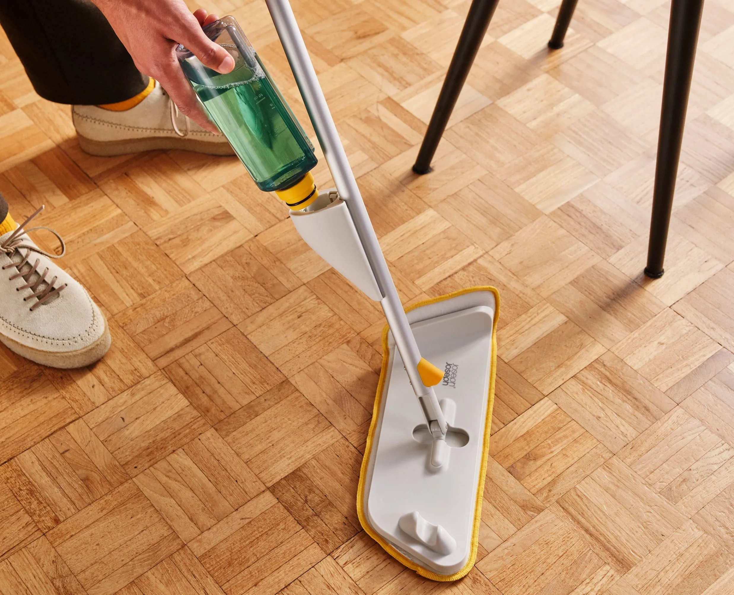 Discount Serpillière à Spray 2-en-1 avec Tampon de Rechange CleanTech Accessoires & Outils Pour Ménage Maison|Sets Et Kits De Nettoyage Pour La Maison