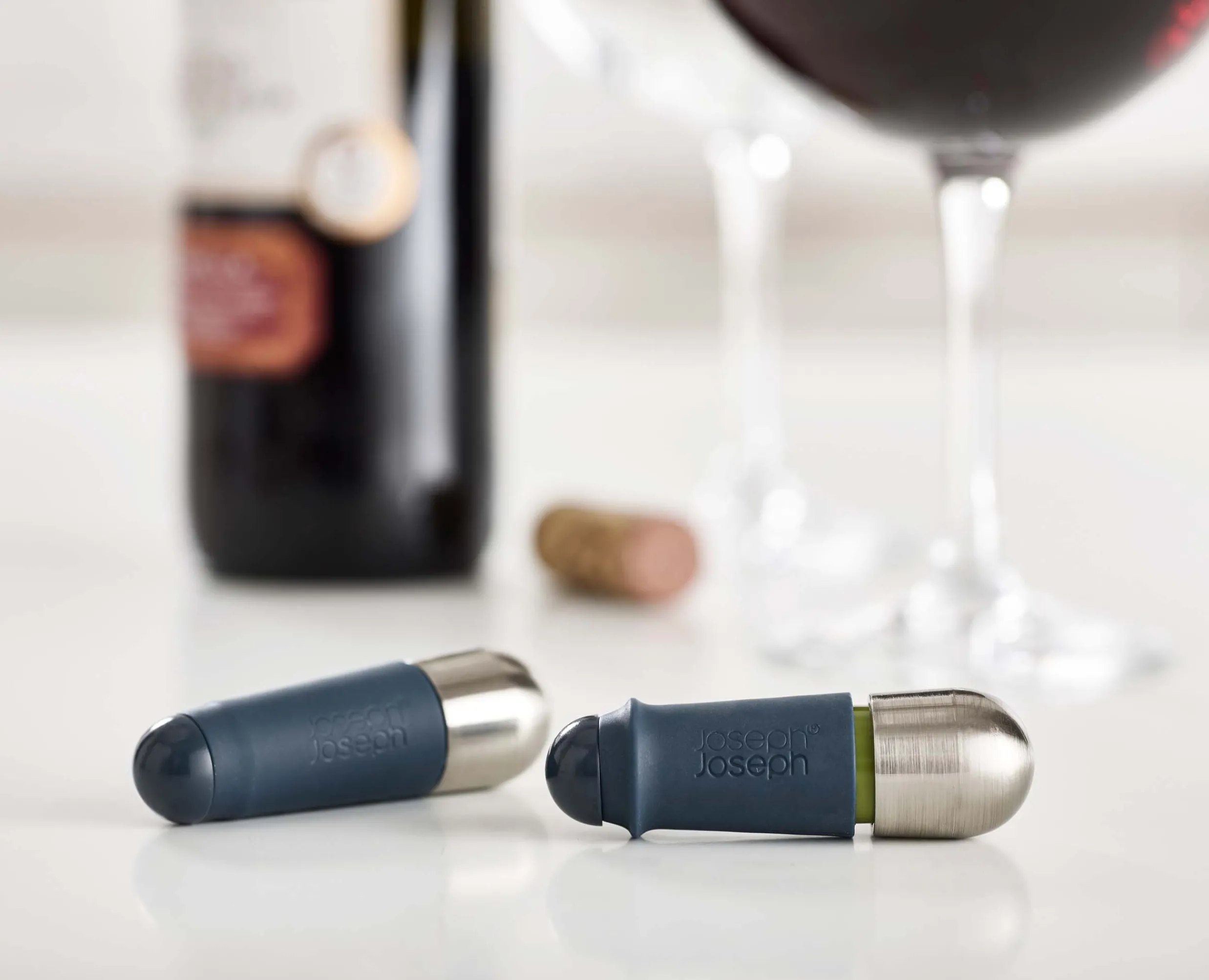 Hot Set de 2 Bouchons à Fermeture pour Vin BarWise™ Accessoires Vin Et Cocktails